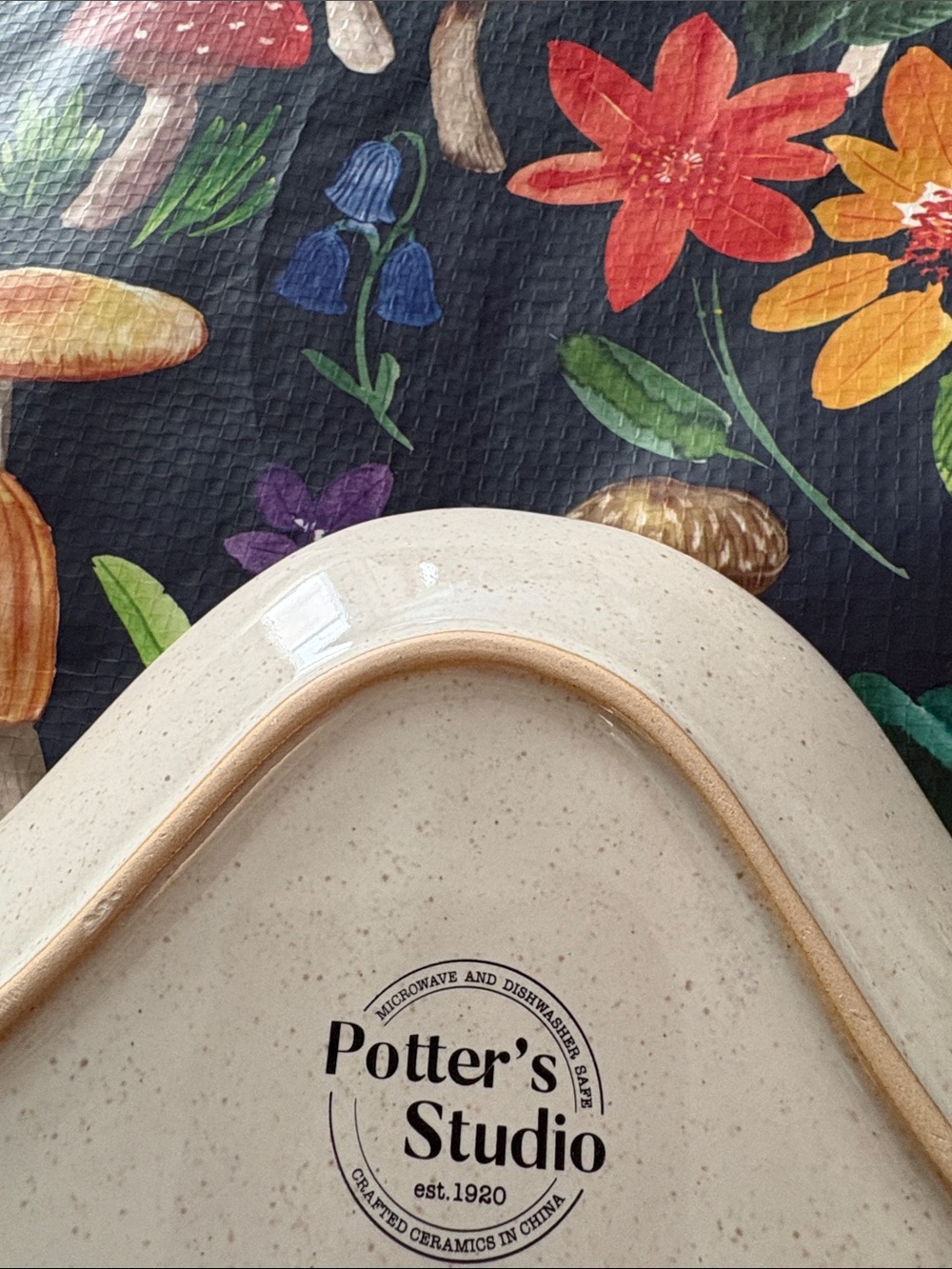 Ceramic Mushroom Serving Dish 7.5” x 8.25” - Cream NWT. - Picture 2 of 2